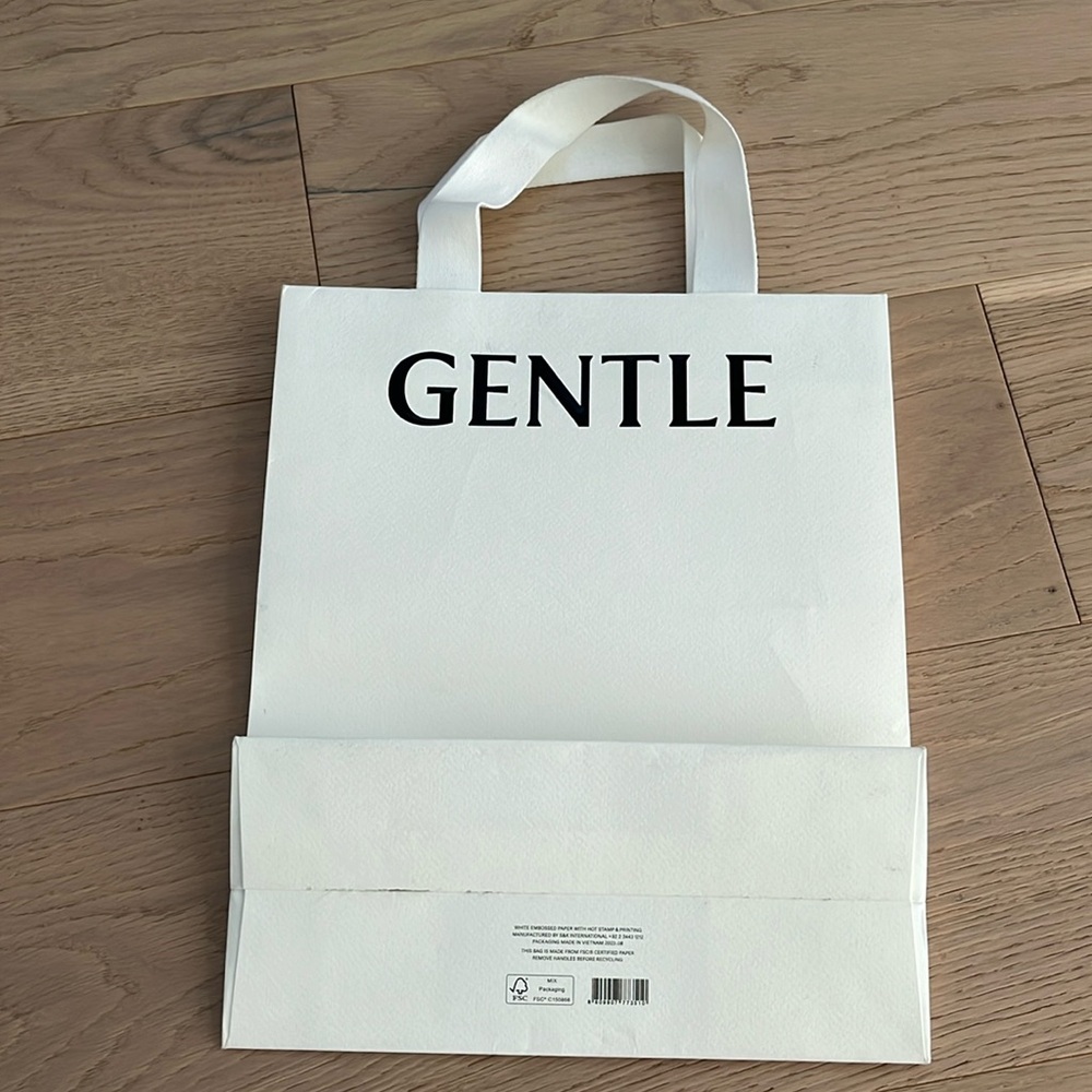 Gentle Monster Gift Bag White